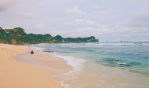 pantai-nampu-wisata-pantai-terpopuler-solo-raya