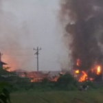 pabrik-triplek-nguter-terbakar-hebat-kerugian-capai-rp-13-miliar